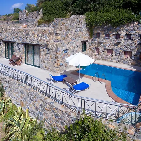 Seaview Amphitriti With Private Pool, 20 Min From Elafonissi La Canea